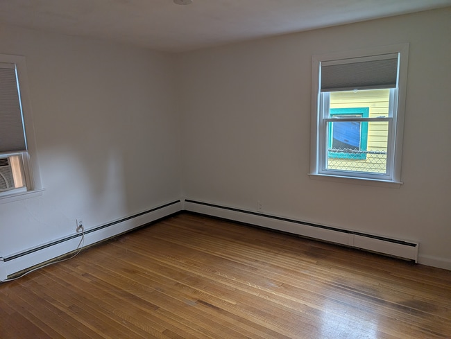Building Photo - 54R Nahant St