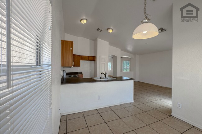 Building Photo - 3Bed/2Bath House at Northern Ave/87th Ave! Ready for Immediate Move-In! – Corner Lot!