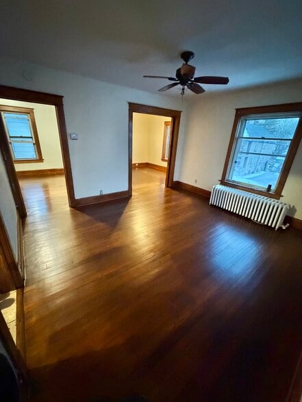 living room - 1910 Lasalle St