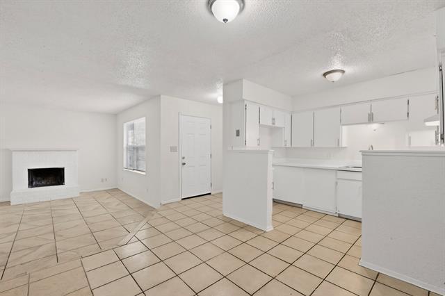 Building Photo - 6808 Trail Lake Dr