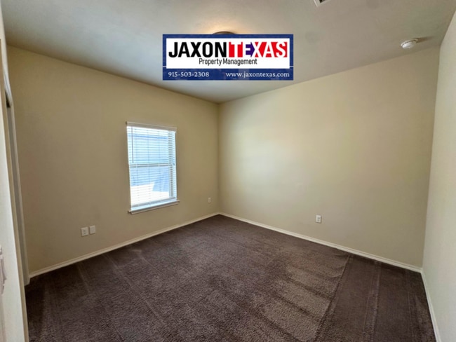 Building Photo - 220 Dora Baltea Pl