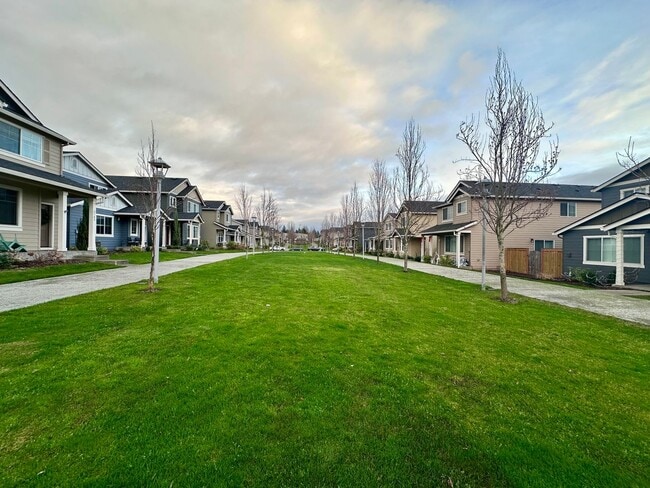 Building Photo - Modern 3-Bedroom 2.5 Bath Single Family Home in Gresham!