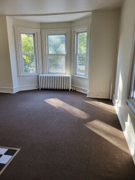 Building Photo - 429 S 51st St