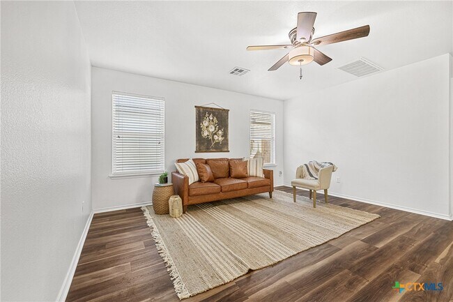 Building Photo - 113 W Gemini Ln