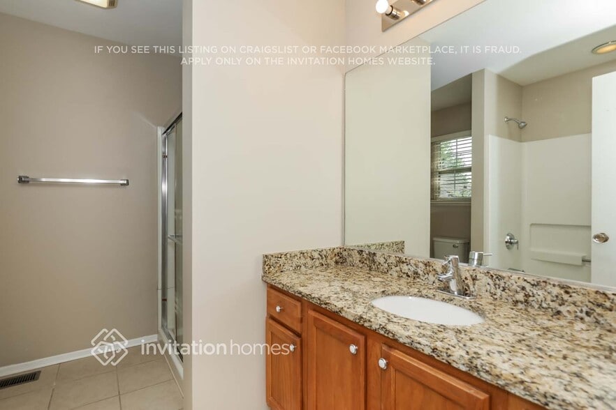 Building Photo - 475 Raintree Dr