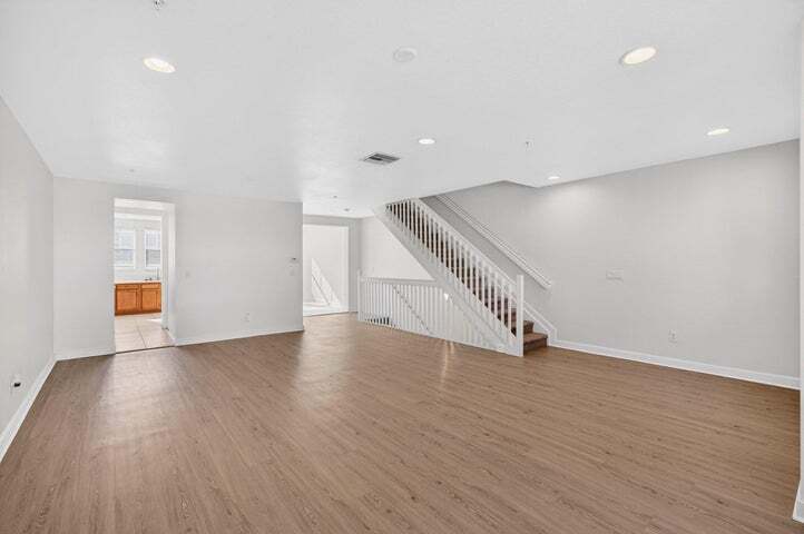 Building Photo - 770 Millbrae Ct