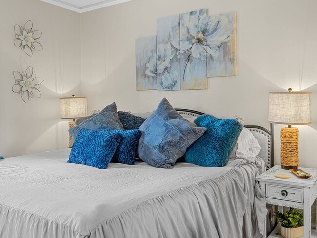 Building Photo - Immaculately Maintained, unfurnished 2 BR, 1 BA  Greer NO APPLICATION FEE if APPROVED