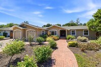 Building Photo - 12445 Green Meadow Ln
