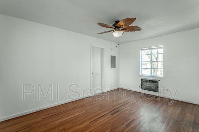 Building Photo - 210 Chickamauga Rd