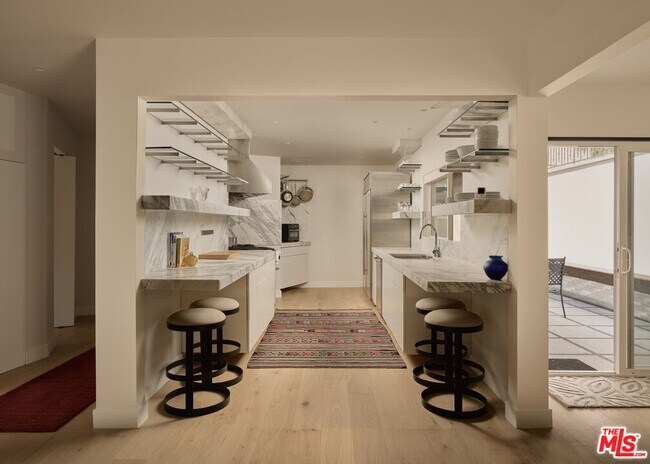 Building Photo - 8593 Hollywood Blvd