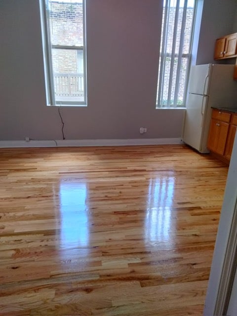 Building Photo - 2000-2002 W Chicago Ave