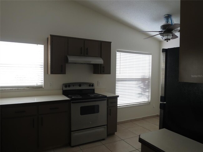 Building Photo - 3115 Smoke Signal Cir