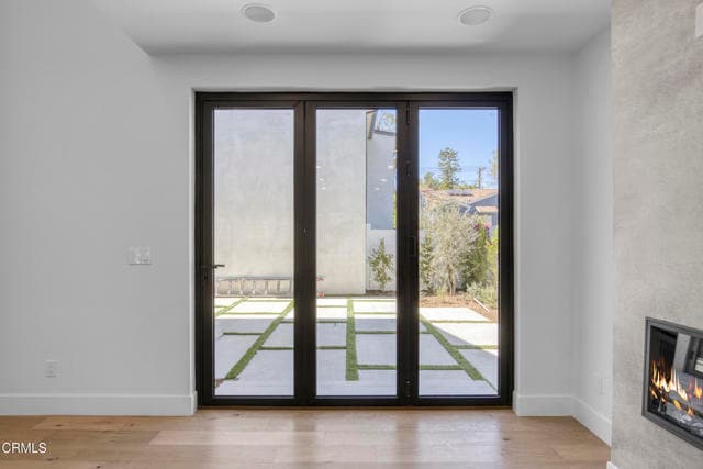 Building Photo - 611 W Claremont St