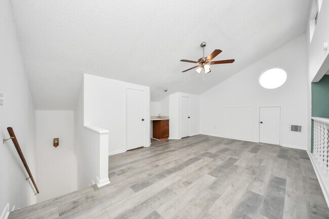 Building Photo - 129 Tarpon St