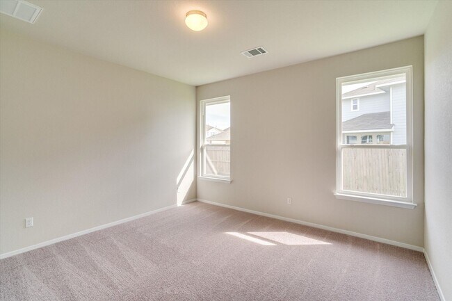 Building Photo - 123 White Dunes Dr