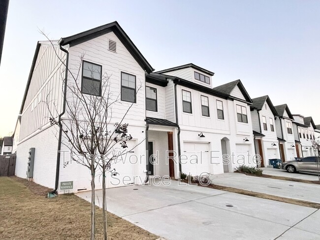 Primary Photo - 146 N Auburn Landing Pl
