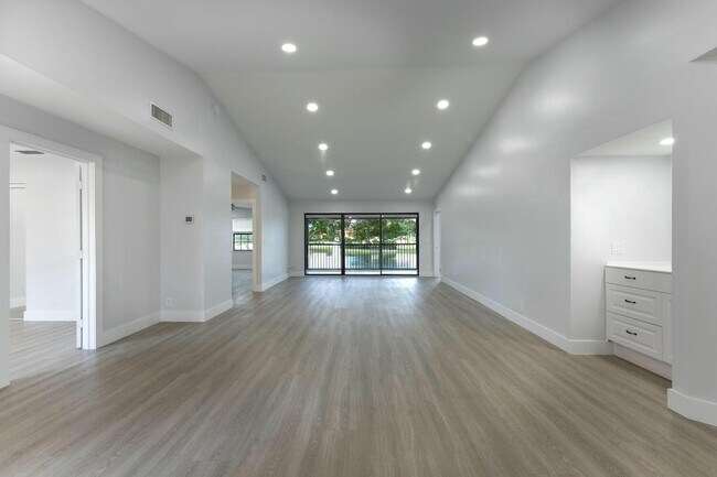 Building Photo - 22791 Trelawny Ter