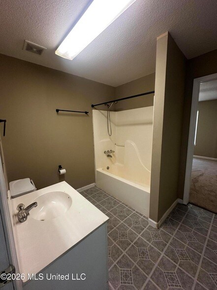 Building Photo - 22226 Red Bluff Rd