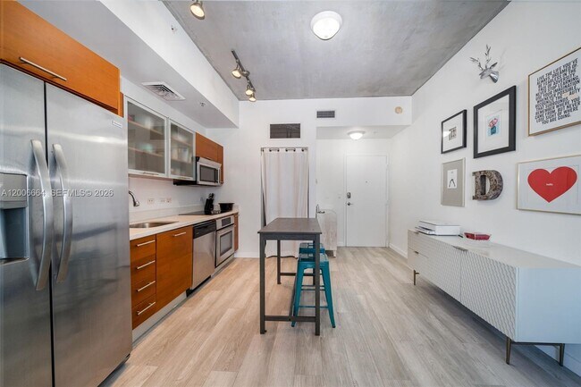 Building Photo - 3470 E Coast Ave