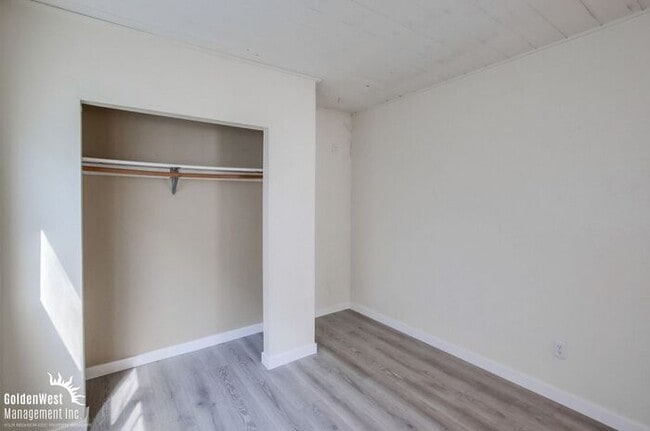 Building Photo - Updated 2Bdm 1Ba Apartment in Point Loma Heights!