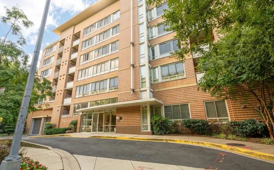 Building Photo - 350 G St SW