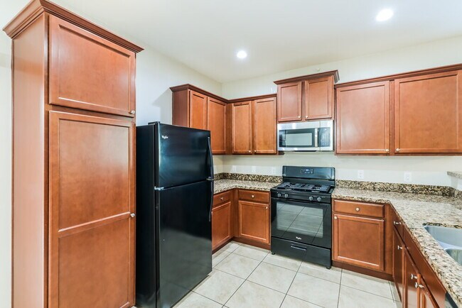 Building Photo - 8225 W Kittiwake Ln