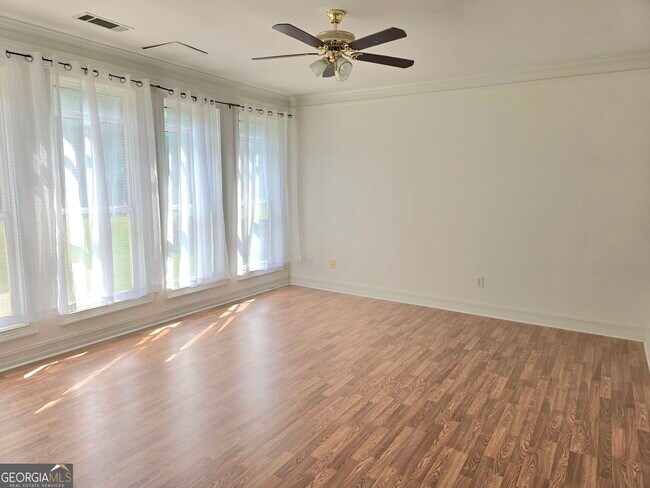 Building Photo - 3385 Wellbrook Dr