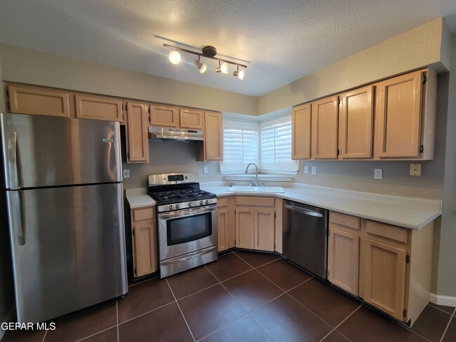 Building Photo - 7225 Tierra Taos Dr