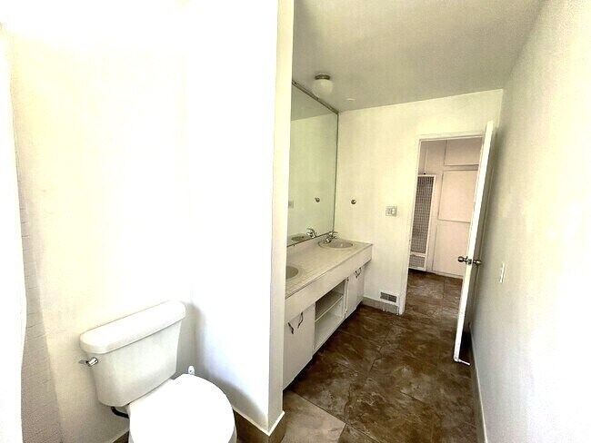 Building Photo - 4524 W 64th St