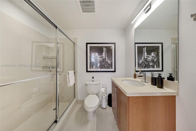 Building Photo - 1111 SW 1st Ave