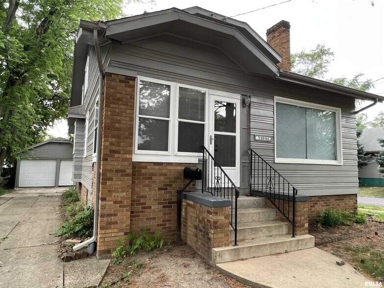 Building Photo - 2327 N Atlantic Ave