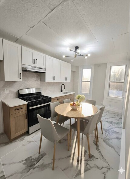 Primary Photo - 355 8th St