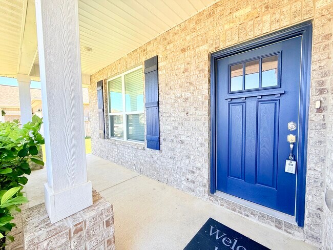 Building Photo - 16924 Fedora Dr