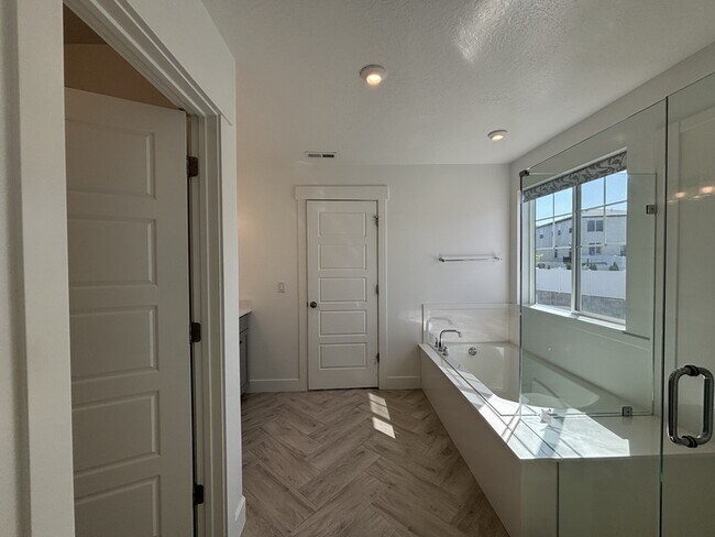 Building Photo - 6086 W Esker Terrace Ln