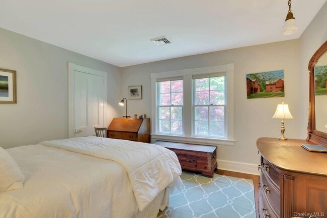 Building Photo - 90 Old Depot Rd