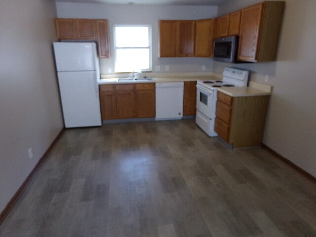 Building Photo - 6417 Burlington Ave