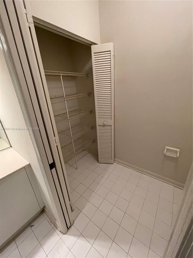Building Photo - 5893 Plum Harbor Cir