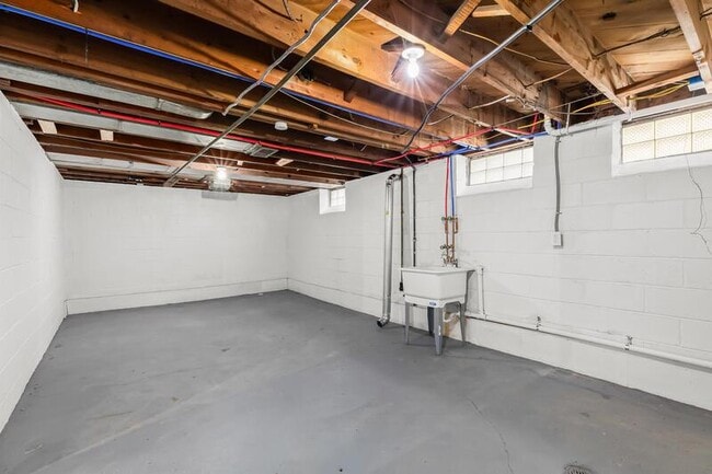 Building Photo - 24050 Blackstone St