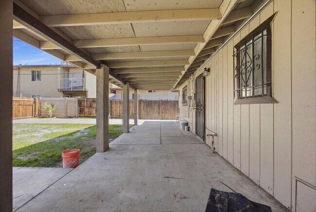 Building Photo - 314 Monterey St
