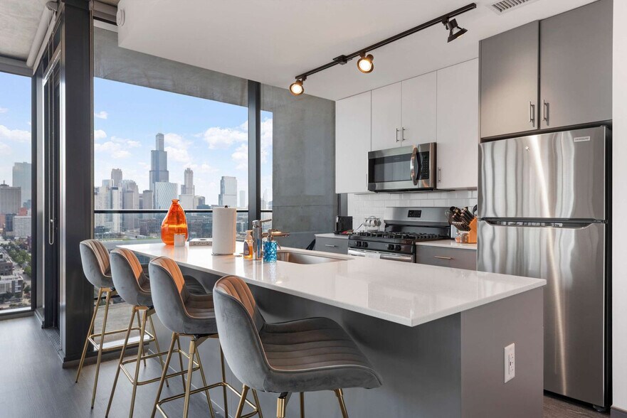 Building Photo - 1314 W Randolph St