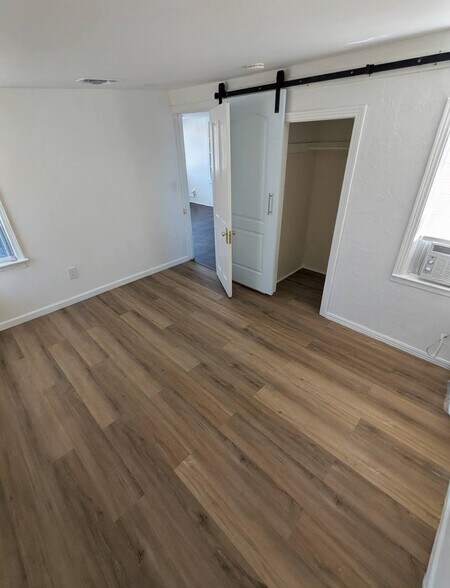 Building Photo - 209 10th St