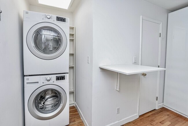 Building Photo - 130 Heather Dr