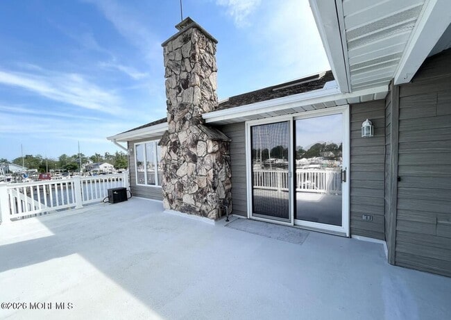 Building Photo - 222 Marine Plaza