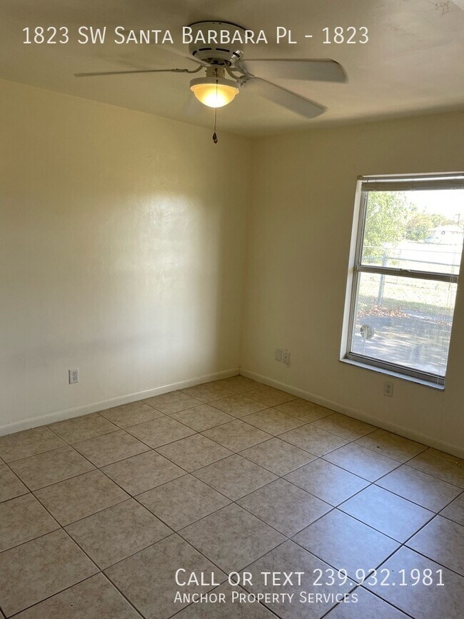 Building Photo - 1823 SW Santa Barbara Pl