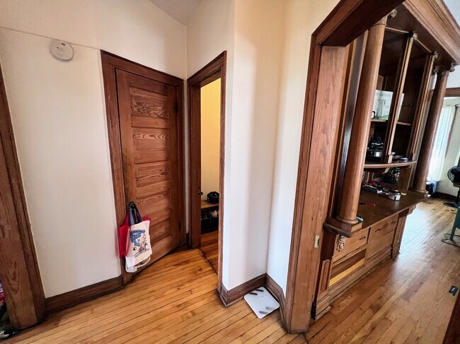 Building Photo - 3216 W Altgeld St