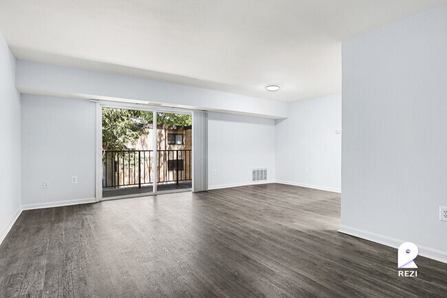 Building Photo - 6411 Hil-Mar Dr