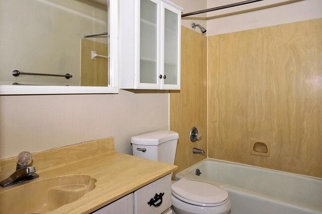 Building Photo - 1536 Richmond Dr