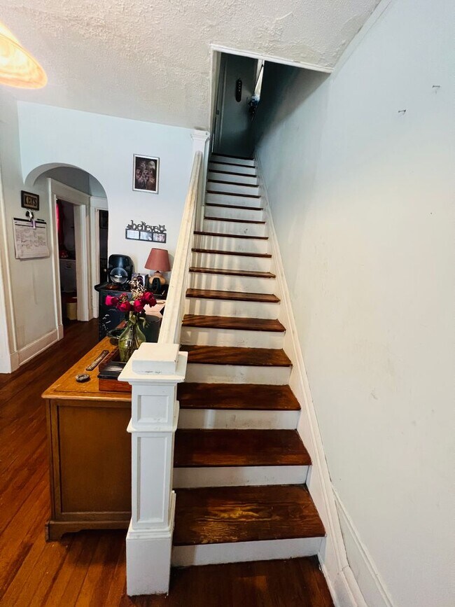 Building Photo - Charming 3bdrm/1.5bth Home Conveniently Located in Richmond's North Highland Park Subdivision w/P...