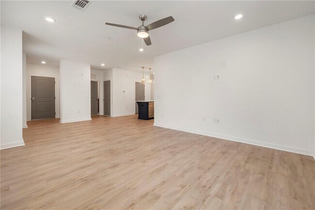 Building Photo - 388 Pratt Dr SE