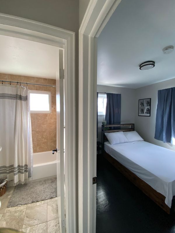 Building Photo - 905 N Moline St